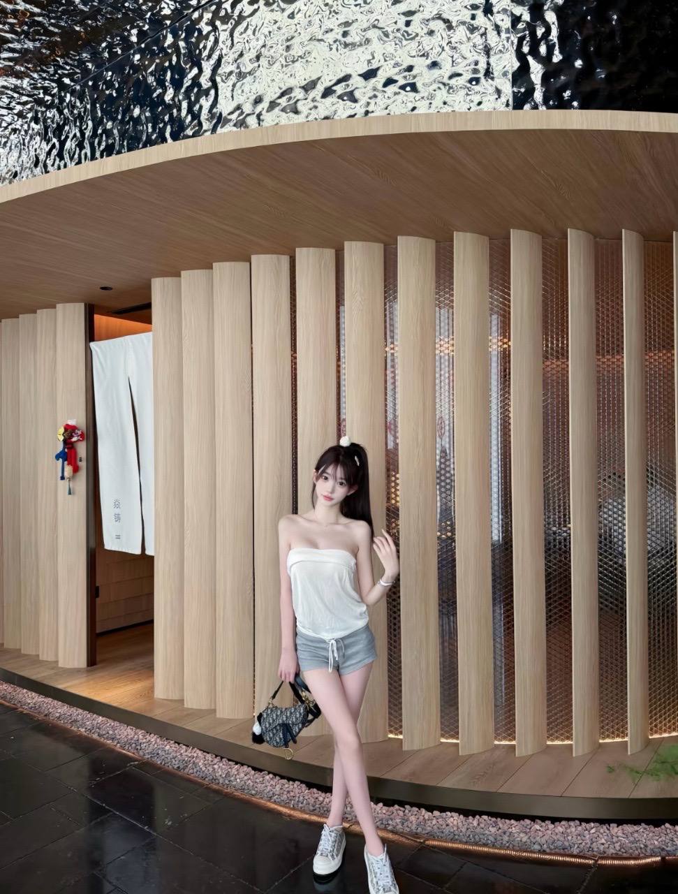 清纯白小纯